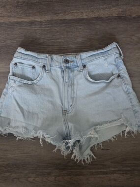 Abercrombie & Fitch Mom Short High Rise Curve Love Ss 27 Distressed Light Wash